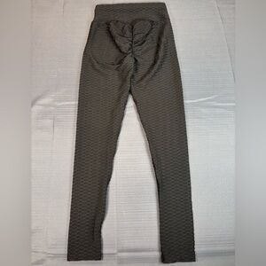 LA Society Textured High-Rise Leggings – Black – Size M (NWT)